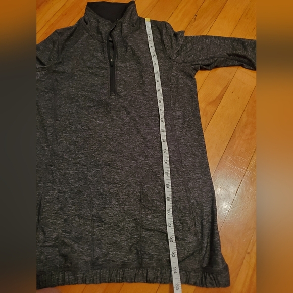 Lululemon Pace Pusher 1/2 zip Pullover. Black and dark grey. Size 6. - Picture 12 of 12
